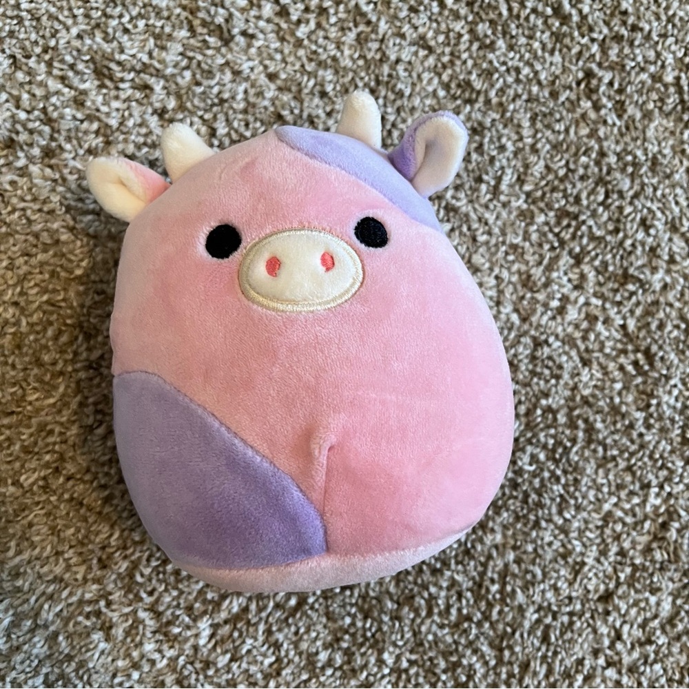 Mini cow squishmallow